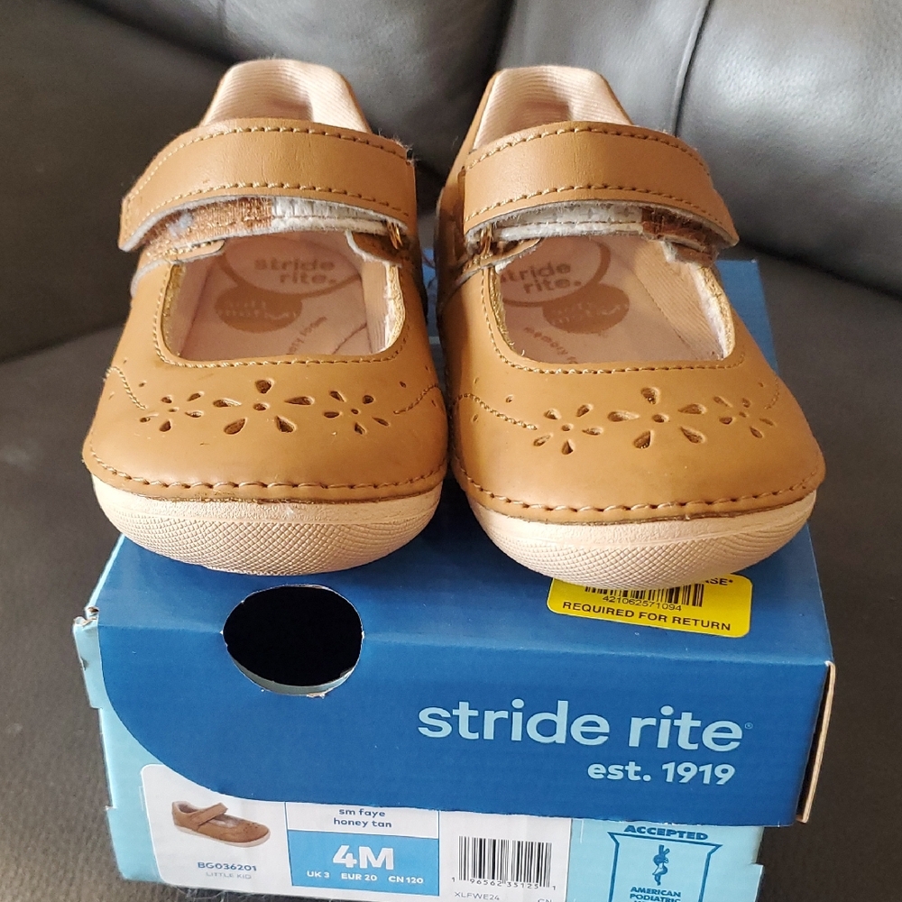 Stride Rite Tan Dress Shoes with Classic Mary Jane Design